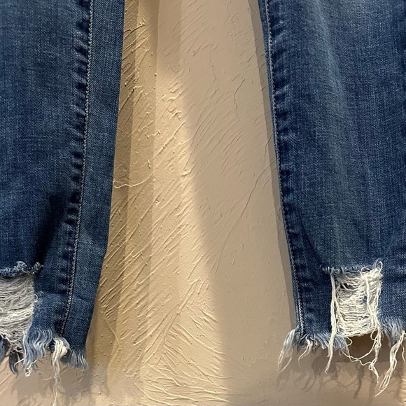 KanCan distressed high rise skinny jeans size 9/28 super cute 
T3 - Picture 4 of 16